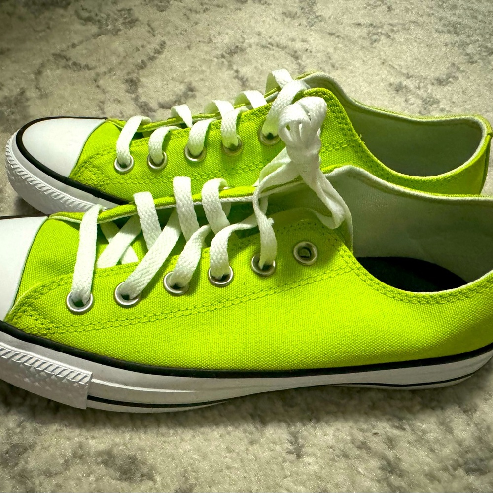 Converse All Star lime green shoes.  Size 8 women’s/6 men’s.